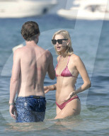 EXKLUSIV - Model Mandy Bork turtelt mit ihrem Verlobten in St.Tropez