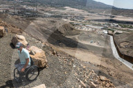 NEWS - USA: 'Symposium at The Wall' in Sunland Park