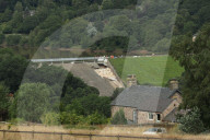 NEWS - Grossbritannien: Drohender Dammbruch in England – weitere 55 Häuser evakuiert