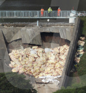 NEWS - Grossbritannien: Drohender Dammbruch in England – weitere 55 Häuser evakuiert