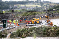 NEWS - Grossbritannien: Drohender Dammbruch in England – weitere 55 Häuser evakuiert