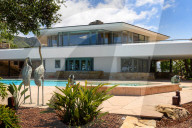 PEOPLE - George Michaels Villa in Santa Barbara steht zum Verkauf