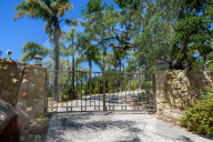 PEOPLE - George Michaels Villa in Santa Barbara steht zum Verkauf