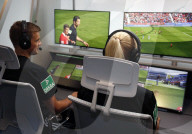 NEWS - Fussball: Einblicke in das neue Video-Assist-Center des DFB in Köln