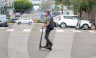 FEATURE - Mini-E-Scooter passt in Schultertasche