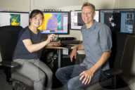 FEATURE - Wissenschaftler der University of Leeds stellen zwei Atome dicke Goldfolie her