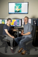 FEATURE - Wissenschaftler der University of Leeds stellen zwei Atome dicke Goldfolie her