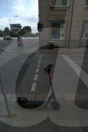 NEWS - Da stehen sie nun: Leih-E-Scooter in Hamburg