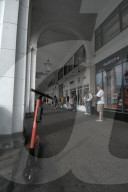NEWS - Da stehen sie nun: Leih-E-Scooter in Hamburg