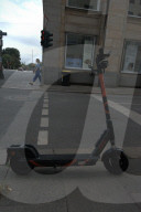 NEWS - Da stehen sie nun: Leih-E-Scooter in Hamburg