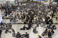 NEWS - Hongkong: Proteste bringen Flughafen zum Erliegen
