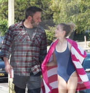 Ben Affleck Bonds With Daughter Violet At Swim Class
