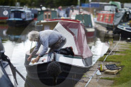 Canal boat painter Phil Speight