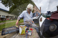 Canal boat painter Phil Speight