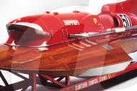 FEATURE - Einzigartiges Ferrari-Rennboot, das einen Geschwindigkeits-Weltrekord aufstellte, ist zu verkaufen.