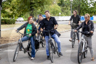 NEWS - Deutschland: Fahrradtour mit Grünen-Chef Robert Habeck im Umland von Hoyerswerda 