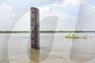 NEWS - Überschwemmungen nach Monsunregen in Indien
