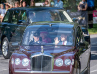 PEOPLE - Die britischen Royals auf dem Weg zur Kirche in Balmoral