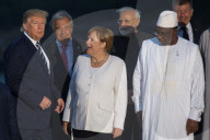 NEWS - G7 Gipfel: Familienfoto der Gipfelteilnehmer an der Strandpromenade von Biarritz