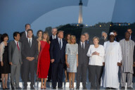 NEWS - G7 Gipfel: Familienfoto der Gipfelteilnehmer an der Strandpromenade von Biarritz