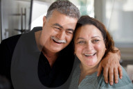 Israeli Labor leader Amir Peretz, ceremoniously shaves mustache