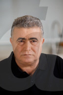 Israeli Labor leader Amir Peretz, ceremoniously shaves mustache