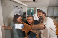 Israeli Labor leader Amir Peretz, ceremoniously shaves mustache