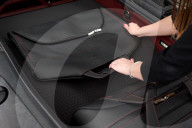 FEATURE - Neuer Supersportwagen mit Supergepäck-Set von McLaren