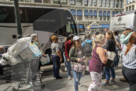 NEWS - New York: Studenten kaufen ein für ihre Zimmer an der Uni