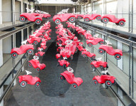 FEATURE -  Ein Himmel voller Bobby Cars