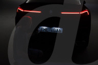 FEATURE - BMW lackiert neues X6-Coupe mit schwärzester Farbe