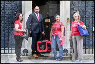 NEWS - Boris Johnsons neuer Jack-Russell-Welpe trifft in Downing Street 10 ein