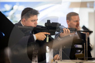 NEWS - Rundgang über die DSEI Waffenmesse in London
