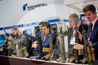 NEWS - Rundgang über die DSEI Waffenmesse in London