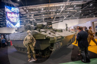 NEWS - Rundgang über die DSEI Waffenmesse in London