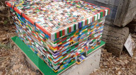 FEATURE - Weltpremiere: Lego-Bienenstock