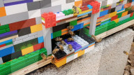 FEATURE - Weltpremiere: Lego-Bienenstock