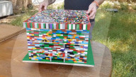 FEATURE - Weltpremiere: Lego-Bienenstock