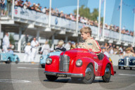 FEATURE - So war es früher mal: Nostalgiker beim Goodwood Revival Festival