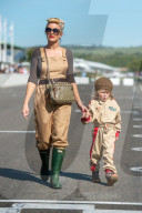 FEATURE - So war es früher mal: Nostalgiker beim Goodwood Revival Festival