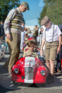FEATURE - So war es früher mal: Nostalgiker beim Goodwood Revival Festival