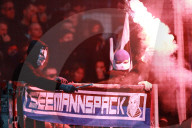 NEWS - Pyros am Derby zwischen dem HSV und St. Pauli in Hamburg