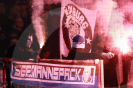 NEWS - Pyros am Derby zwischen dem HSV und St. Pauli in Hamburg