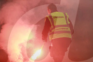 NEWS - Pyros am Derby zwischen dem HSV und St. Pauli in Hamburg