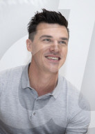 Finn Wittrock; JUDY