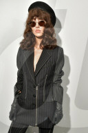 PEOPLE - Promis bei Modenschau von Mugler in Paris