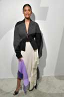 PEOPLE - Promis bei Modenschau von Mugler in Paris