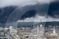 NEWS - Sorge nach Fabrik-Brand in Rouen