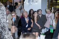 PEOPLE - Promis bei Modenschau voin Stella McCartney an der PFW