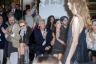 PEOPLE - Promis bei Modenschau voin Stella McCartney an der PFW